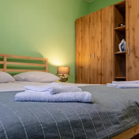 Apartment Peaceful With Free Parking Warna